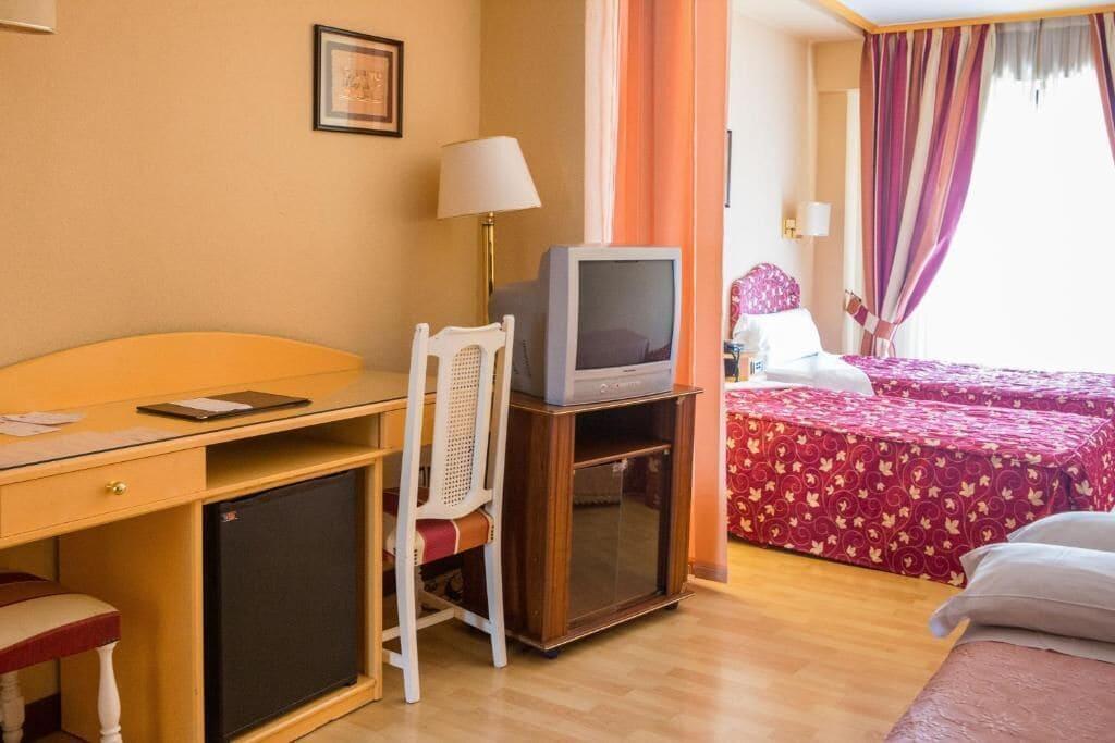 Hotel Tibur サラゴサ エクステリア 写真